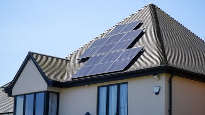 Waarom huiseigenaren nu massaal een thuisbatterij kopen