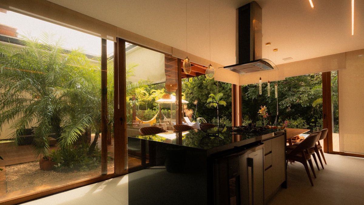 Architecten laten de grens tussen tuin en huis vervagen